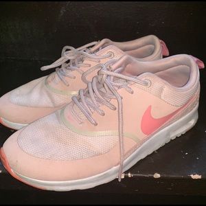 NIKE PINK AIR MAX THEAS